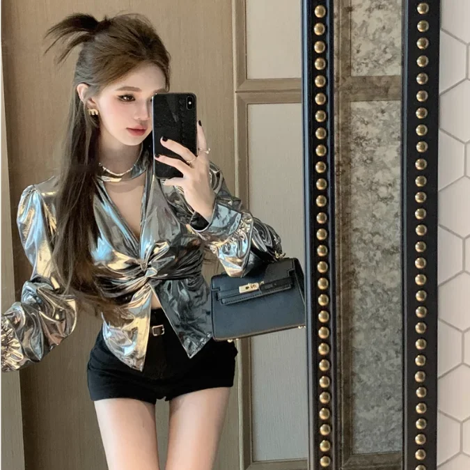 

Spicy Girl Top New Internet Famous Slit Slim Fit T-shirt Ins Retro and Stylish Design with Hollowed Out Bright Face