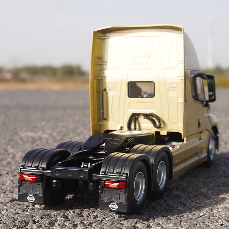 SAGMOTO Diecast 1/24 Scale Shacman Z3 Tianqiong Tractor Truck