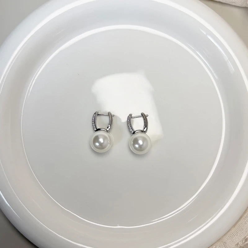 

925 silver needle pearl earrings for women, same style as Zhao Lusi, offering a light luxury and high-end feel with an elegant d
