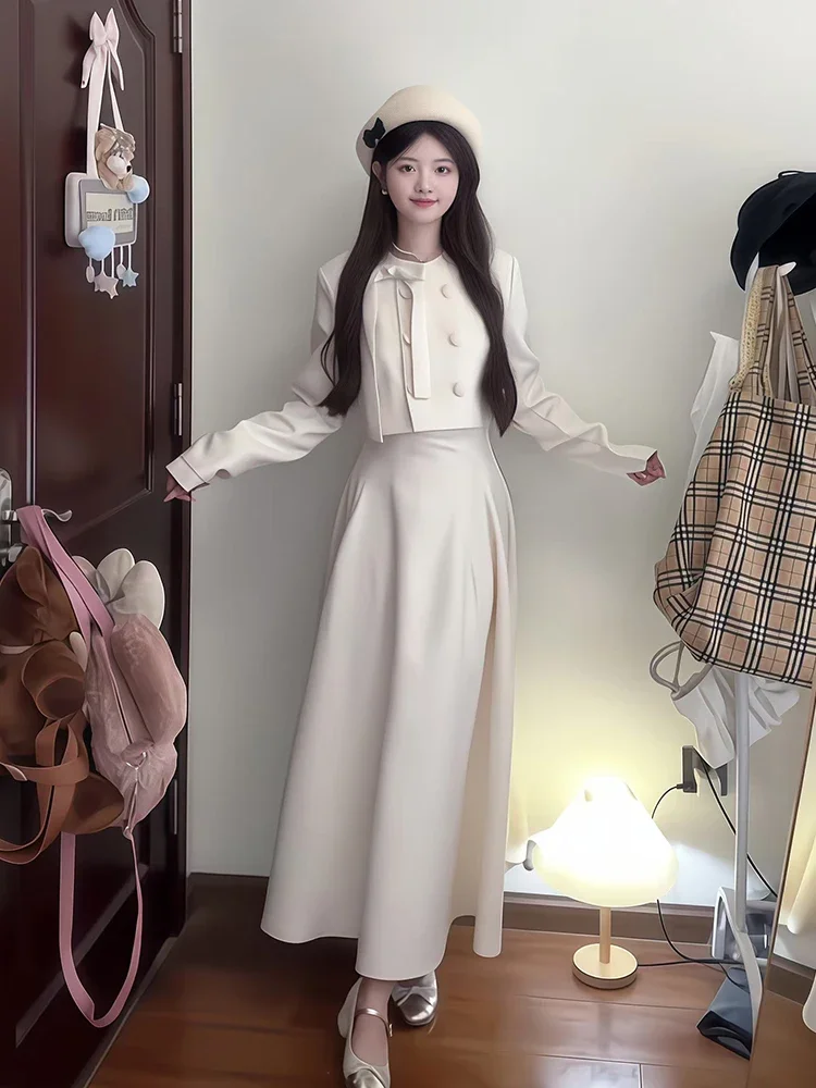 Wealthy Heiress Pearl White Tweed Suit: Women\'s Autumn 2024 New Butterfly Button Long Skirt Two-piece Set Female Office Lady Set