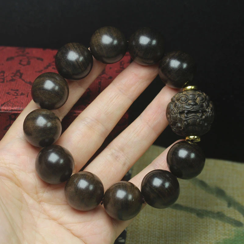 Sheng Guibao agarwood Pixiu bracelet with tiger stripe pattern, niche Buddhist beads, cultural and collectible prayer beads jewe