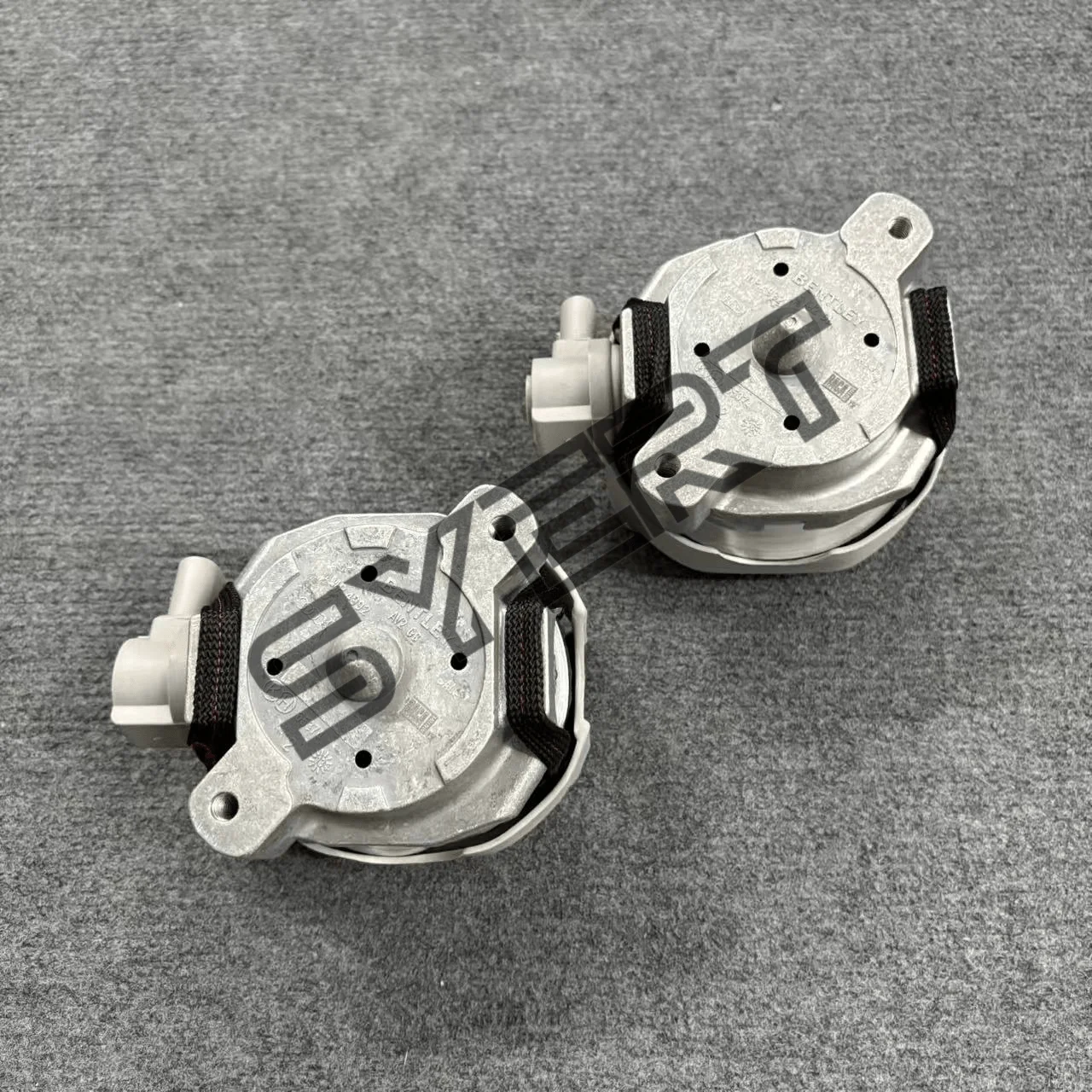 Enging Mount 420199381AA 420199381Q 420199381S For Bentley Audi R8 4S3 4S9 4SP Lamborghini Huracan