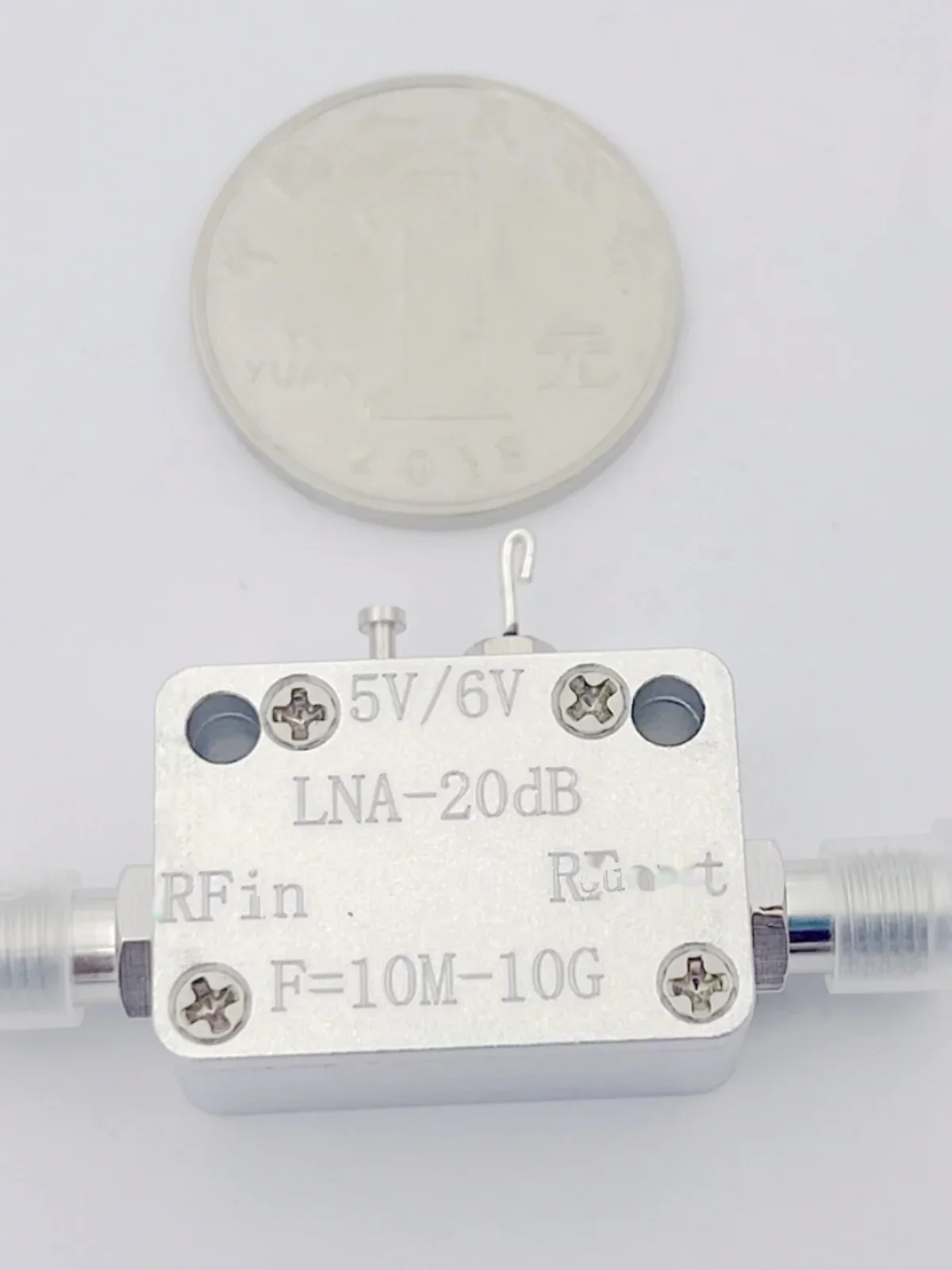 RF broadband amplifier 10M-10G good flatness P1dB = 20dBm G = 20dB low noise amplifier