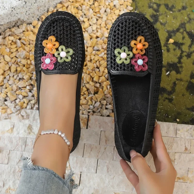 2026 Spring and Autumn New Women's Lightweight Hollow Out Breathable Flower Embellishment Single Shoes Women Shallow Mouth Shoes