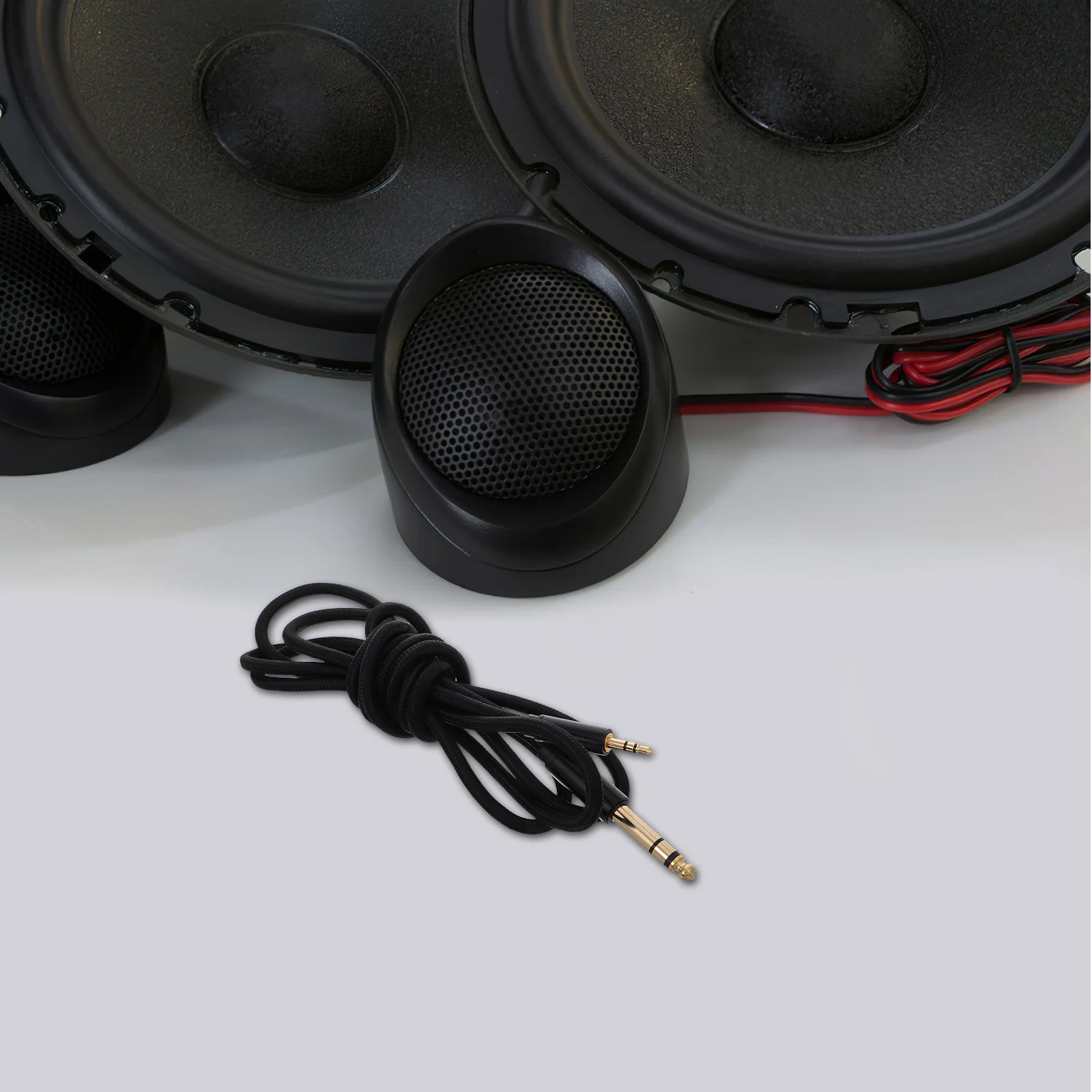

Audio Cable 3.5mm to 6.5mm Male to Male Cord for Electric Guitar Headphone Speaker Piano Amplifier Mixing Console Stereo