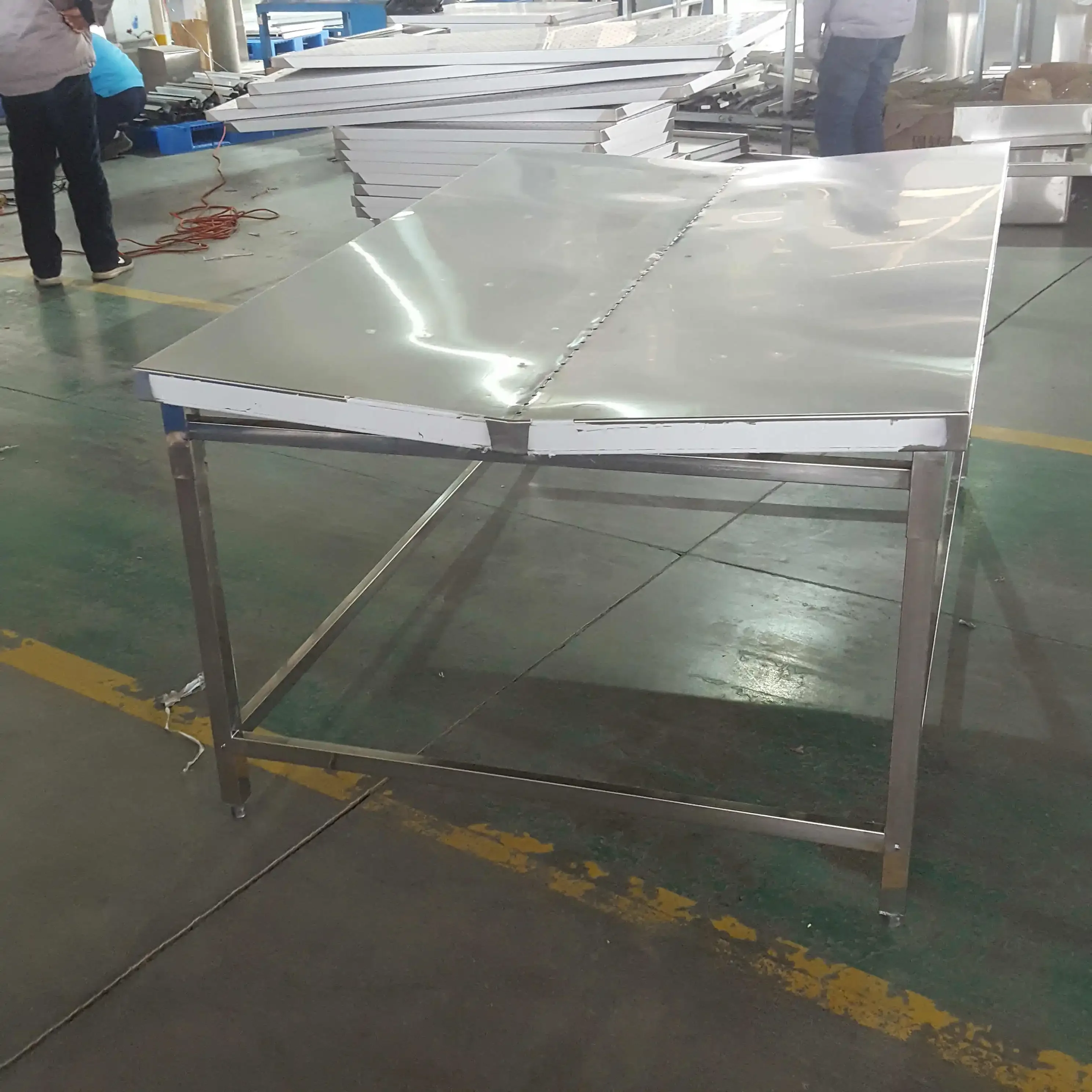 Easy Assemble Industrial Stainless Steel Custom Made Work Table With Drain Holes For Factory OEM