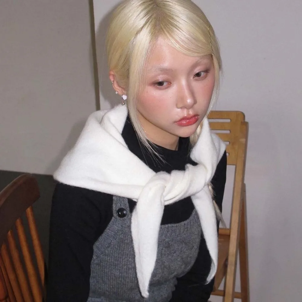 Solid Color Triangle Scarf Thick Warm Soft Texture Wool Blend Scarf Korean Style Multi Wear Mini Shawl Wrap Outdoor Walking