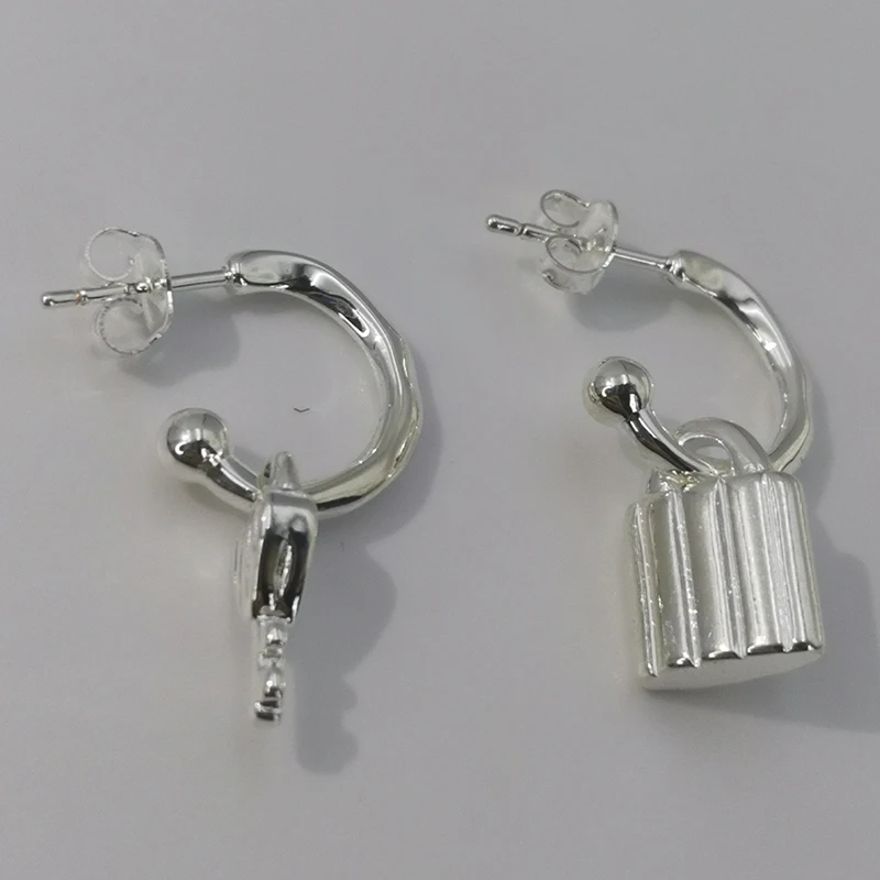 2024 European and American Fashion UNO Unique Design Key and Lock Essence Beauty Style Earrings Romantic Jewelry