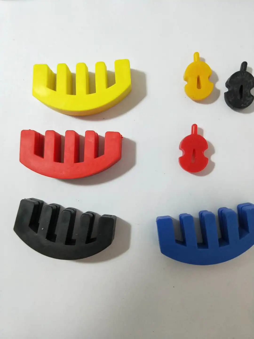 4 PCs Violin Practice Rubber Mute Soft Sordine Different Colors 5 Claws or TOURTE Mute