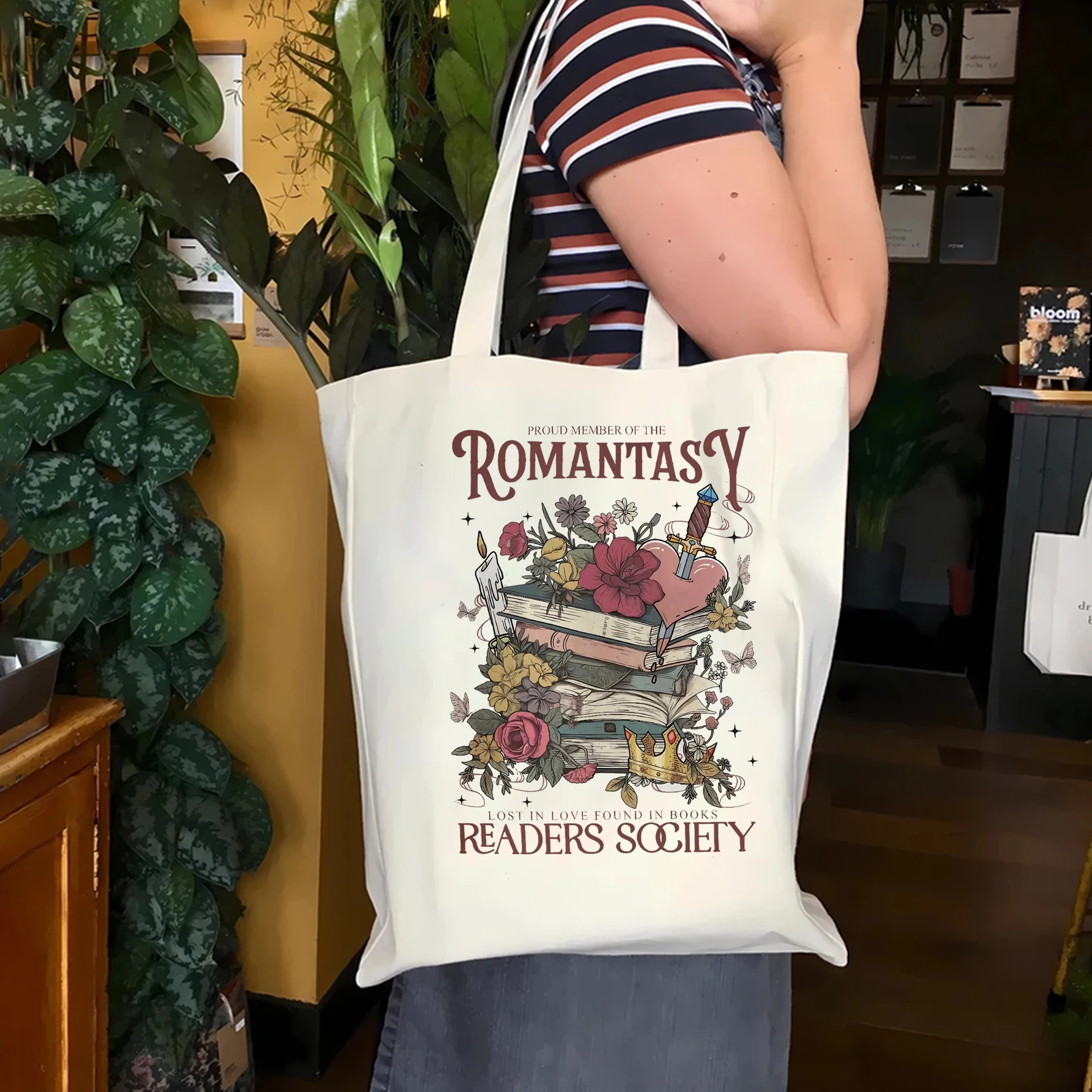 

Винтажная большая сумка Romantasy Readers Society, клубная холщовая сумка для любителей книг, подарок для чтения Romantasy, женская портативная большая сумка для книг