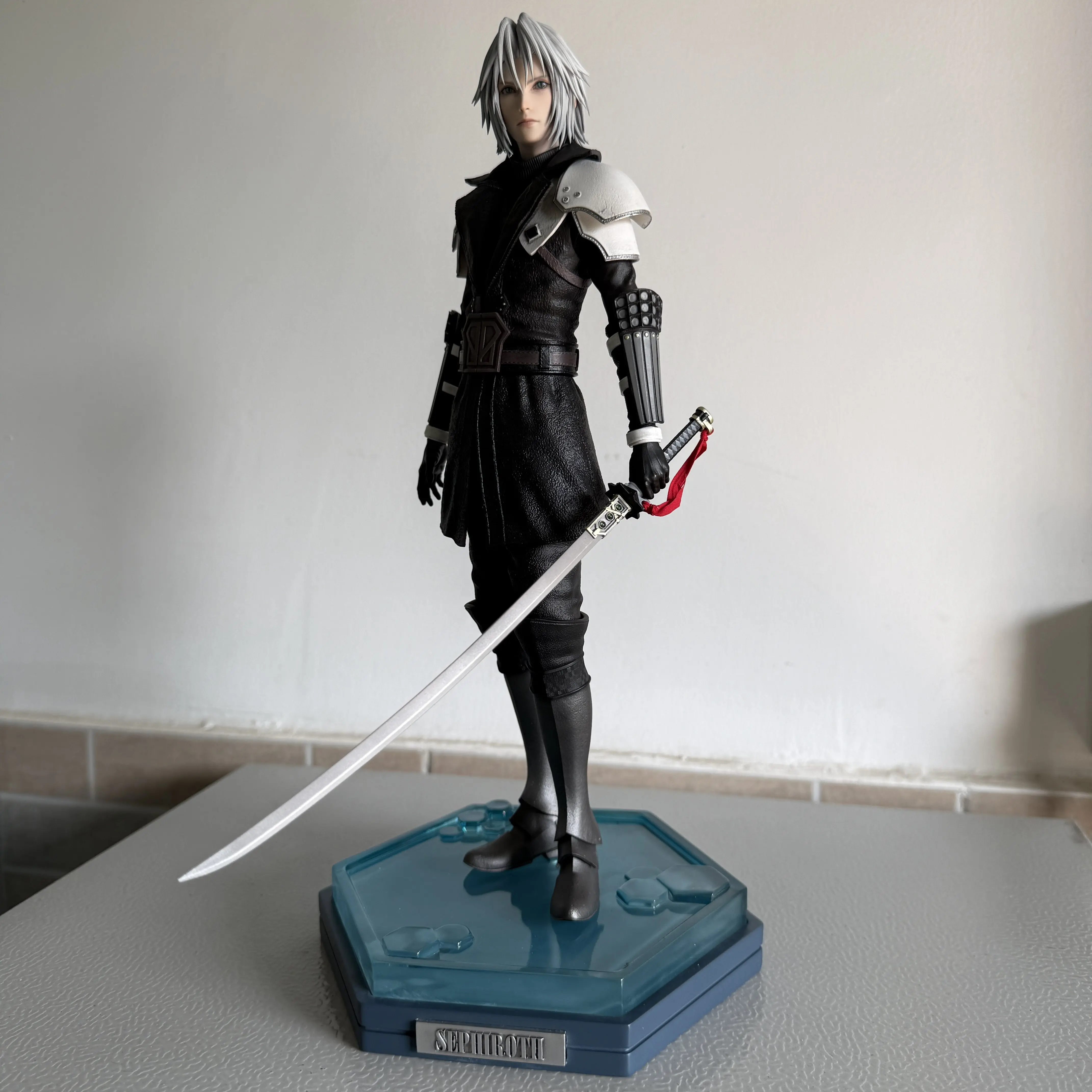 セフィロスフィギュアティーンエイジャーセフィロスアクションフ - Model Kit Final Fantasy のレビューと価格