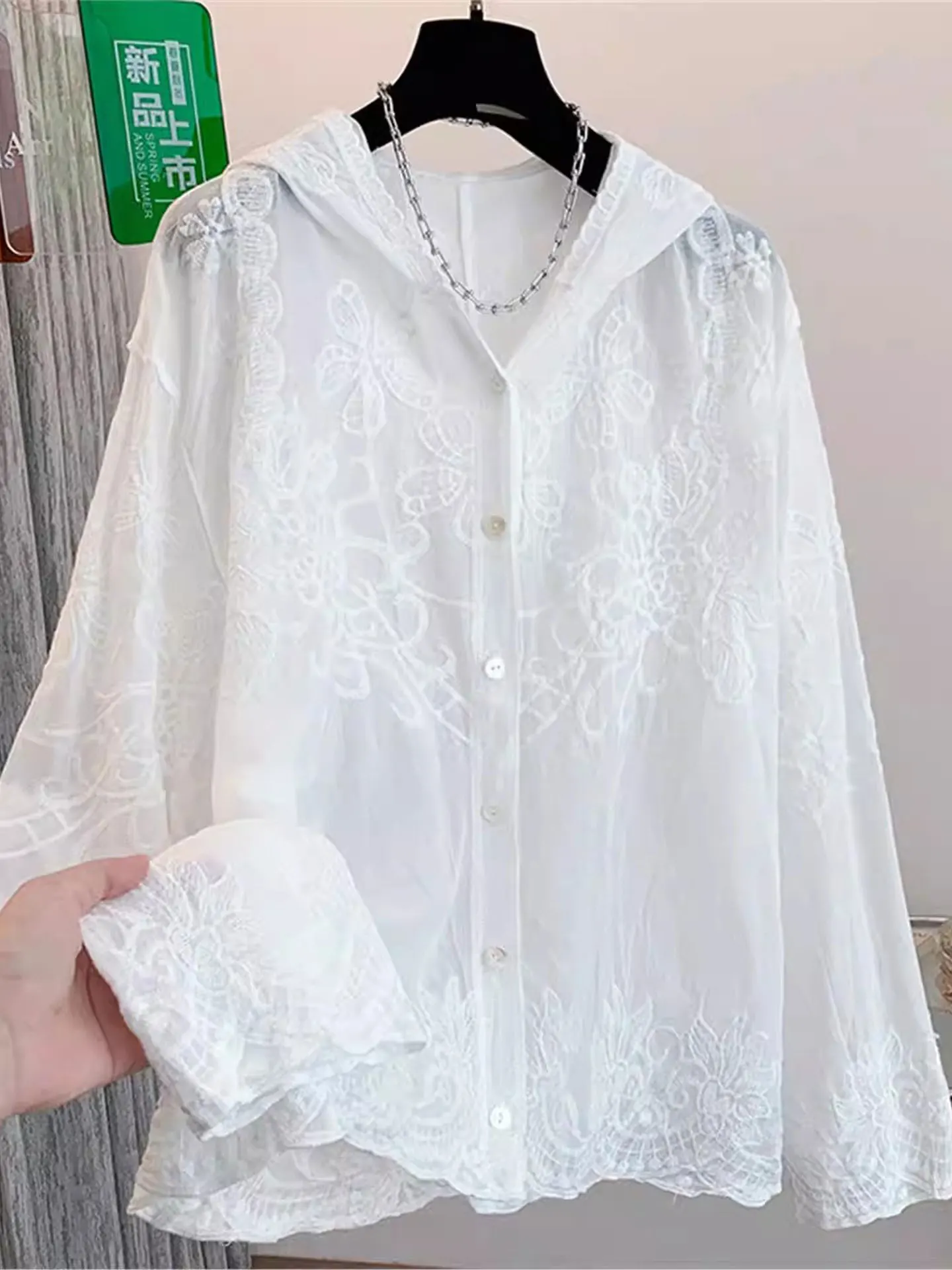 

Шикарный антивозрастной белый длинный винт с капюшоном и вышивкой, женский свободный топ больших размеров, модный весенний 2026, повседневный топ