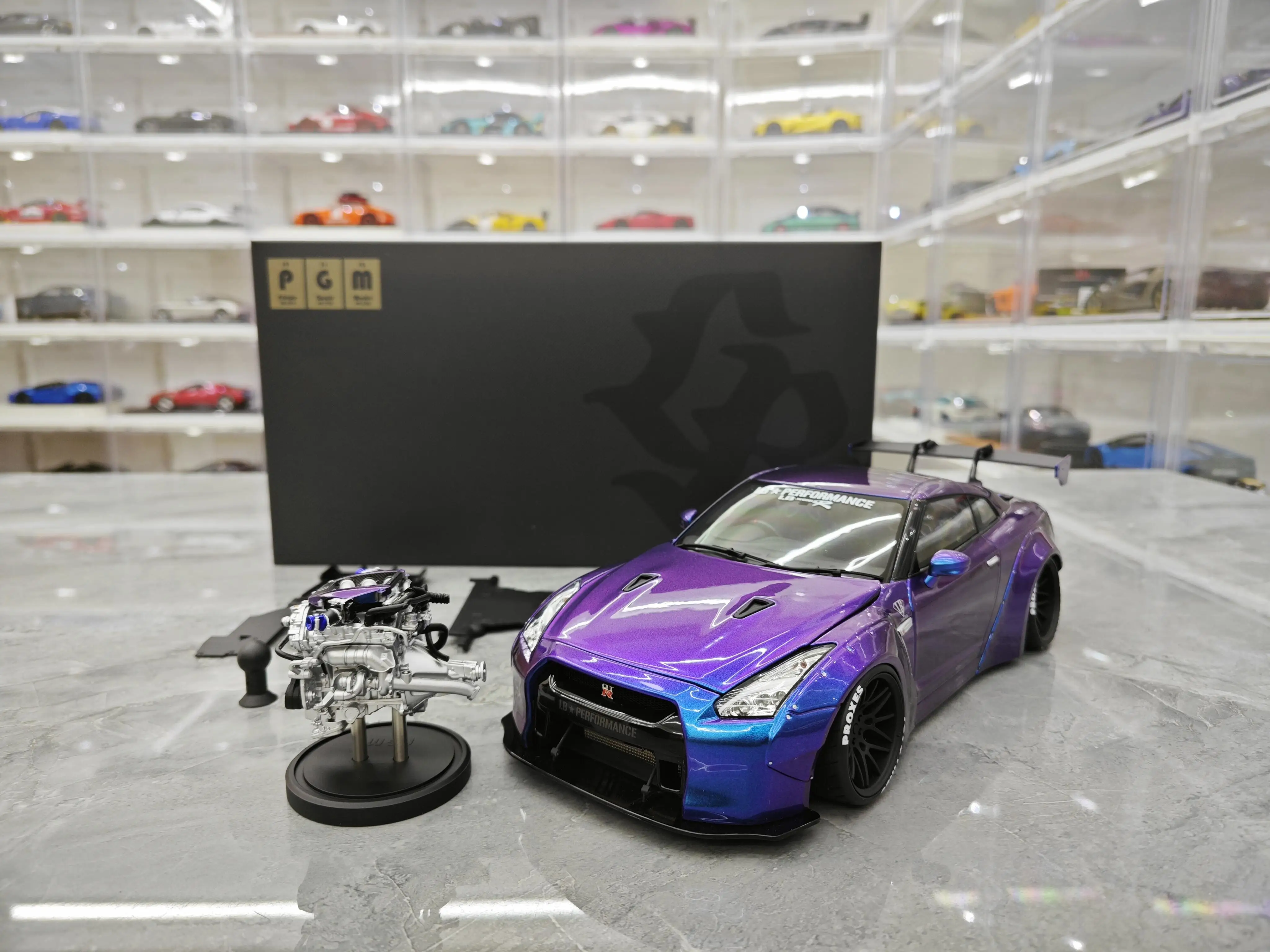 PGM 1/18 For GTR R35 Limited Edition Simulation Alloy Car Model Collection with Engine High-end models Collections Gifts