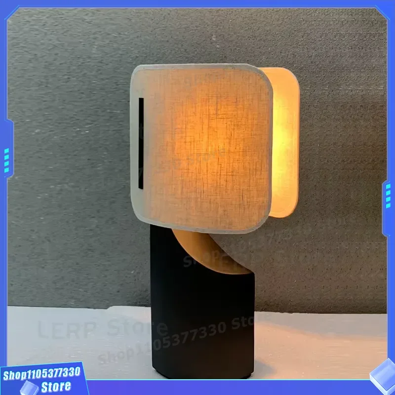 Nordic Style Metal Table Lamp Creative Art Design Modern Bedside Night Light for Bedroom Living Room Hotel Decor High Quality