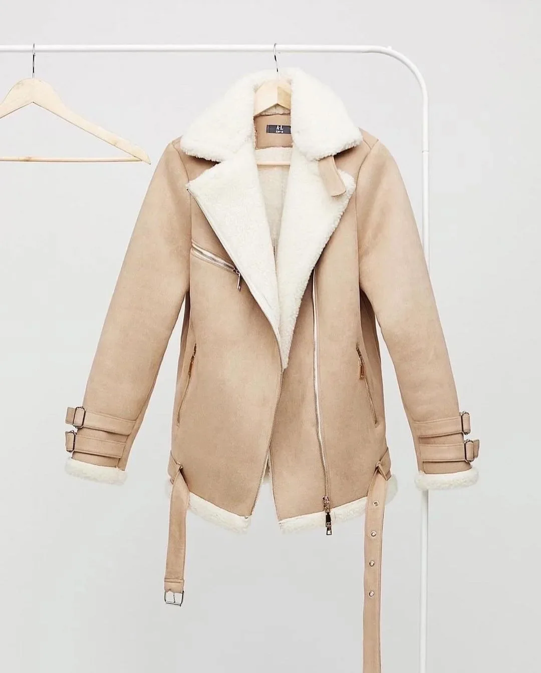 

Women Autumn And Winter Fashion Women's Long Sleeve Solid Color Coat New Suede Lapel Zipper Cardigan