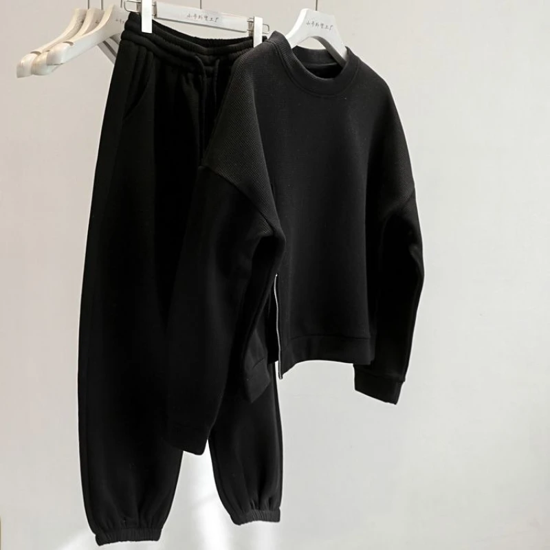 플러시 투피스 세트 여성 패션 풀오버 스웨트셔츠 지퍼 디자인과 조거 팬츠 스포츠 캐주얼 심플 세트 겨울 트렌드