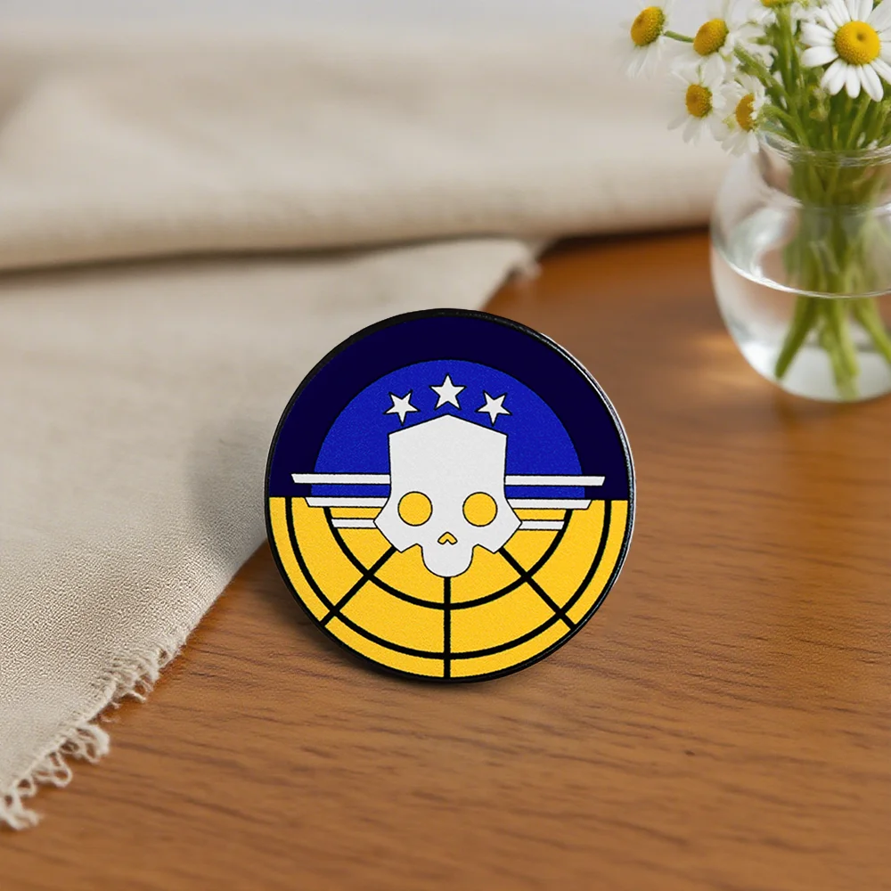 Cartoon Skull Star Emblem Pin Classic Game Peripheral Brooch Interstellar Style Metal Badge Game Fans Collect Souvenirs Gift
