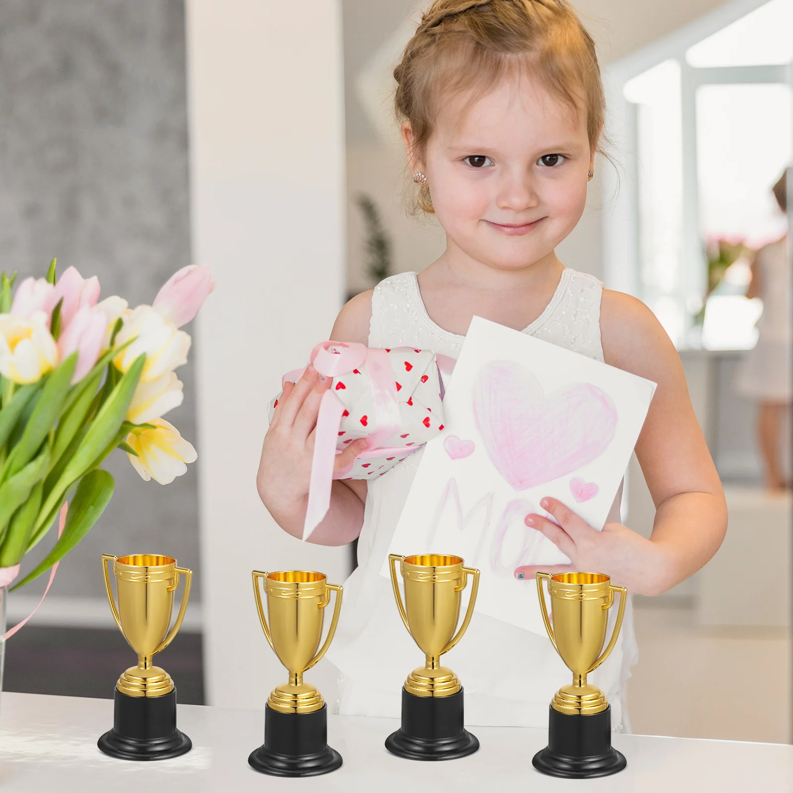 

24 pcs Small Trophy Golden Plastic Award Kids Halloween Trophies Acrylic Basketball Bowling Soccer Toy Christmas Favors Decor