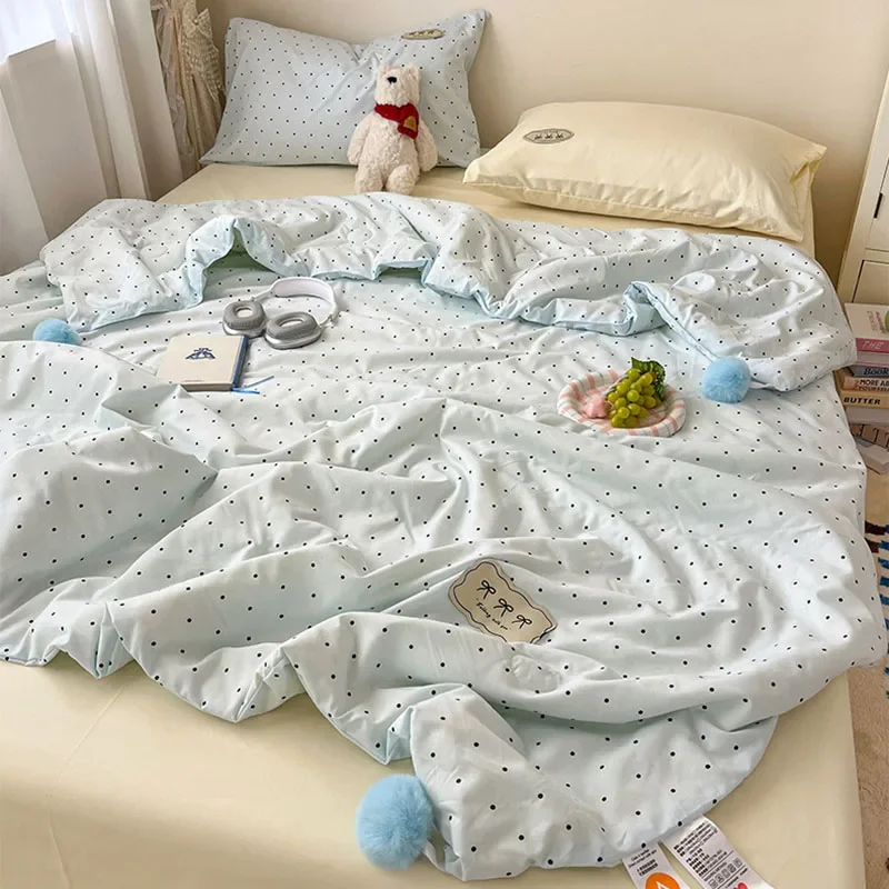 Ins Style Polka-Dot Printed Quilt with Fur Balls Skin-Friendly Korean Air Condition Thin Blanket Summer Breathable Bow Comforter