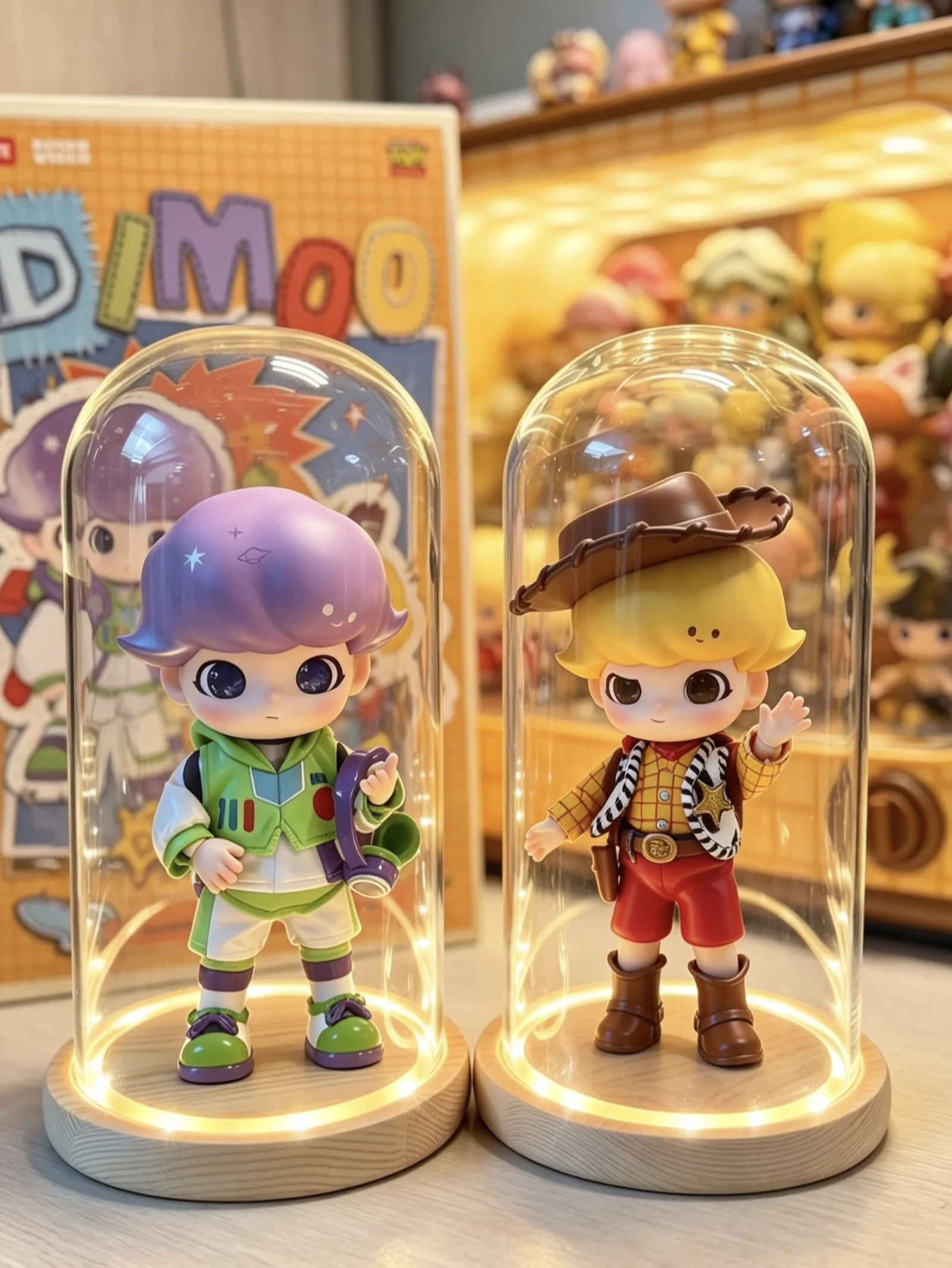 dimoo-おもちゃ収納ボックス-ディスプレイケース-透明カバー-回転式スタンド-おもちゃオーガナイザー-ウッディとバズ・ライトイヤーフィギュア用