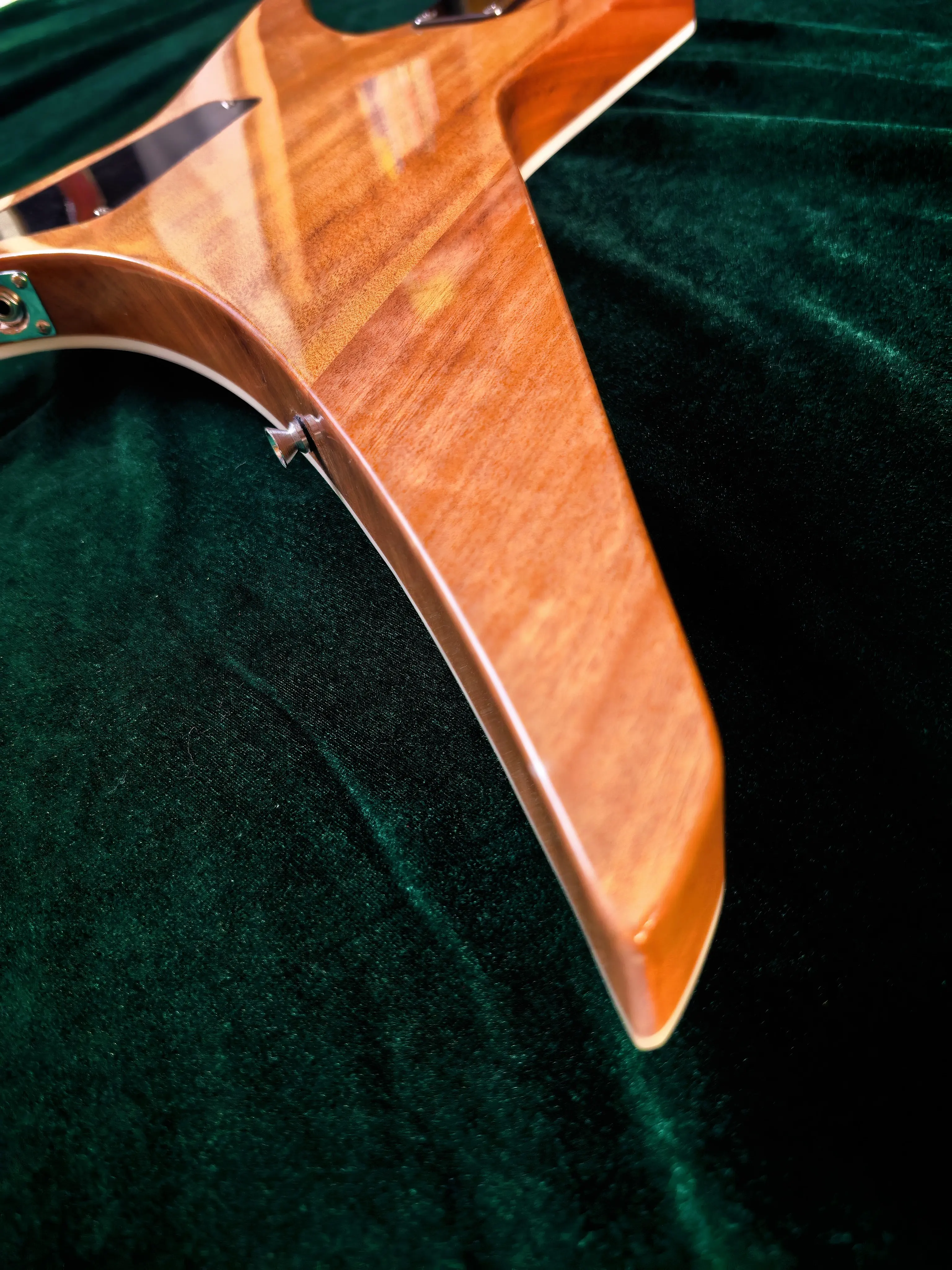 Broken Mirror 6-String Electric Guitar Nickel-Cobalt Pickups Lock-On Tuning Pegs in Stock Customizable