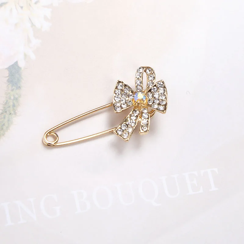 Simple Trendy Popular Rhinestone Decoration Buckle Pin Brooches Women Cardigan Coat Sweater Costume Safety Pins Accessories Gift