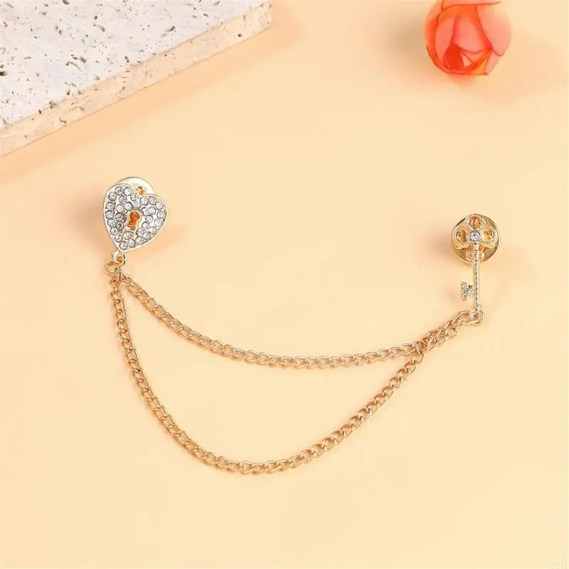 Stylish Unisex Heart Pendant Necklace With Practical Metal Chain Fashion Accessory For Everyday Wear