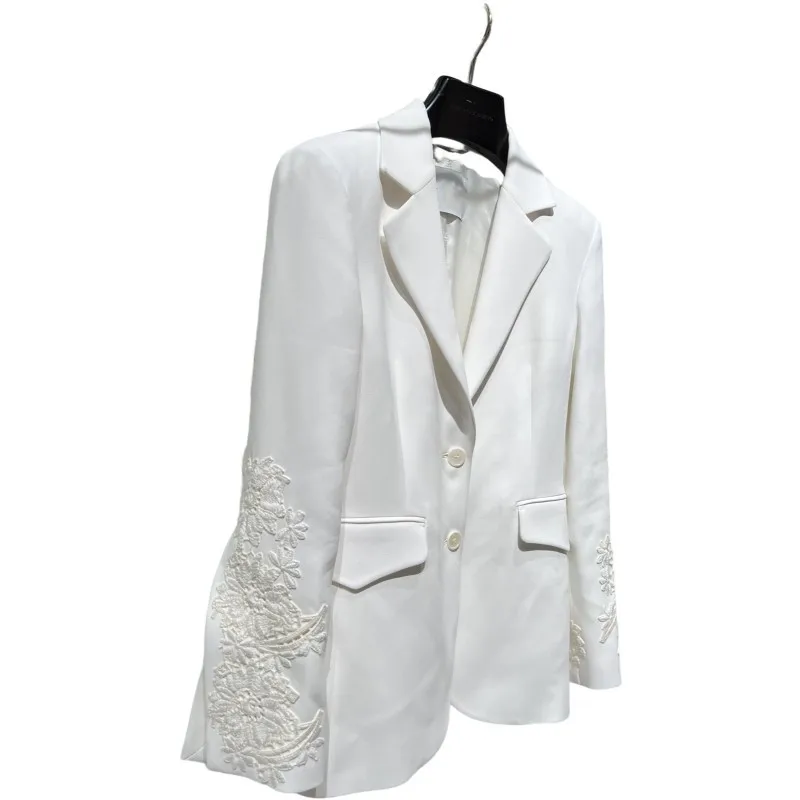 Autumn new simple atmospheric tassel sleeve embroidery design classic white heavy suits the flat collar