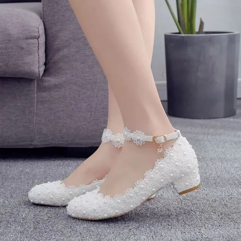 

Crystal Queen White Wedges Wedding Pumps Sweet White Flower Lace Pearl Platform Pump Shoes Classic Bride Dress High Heeled Lady