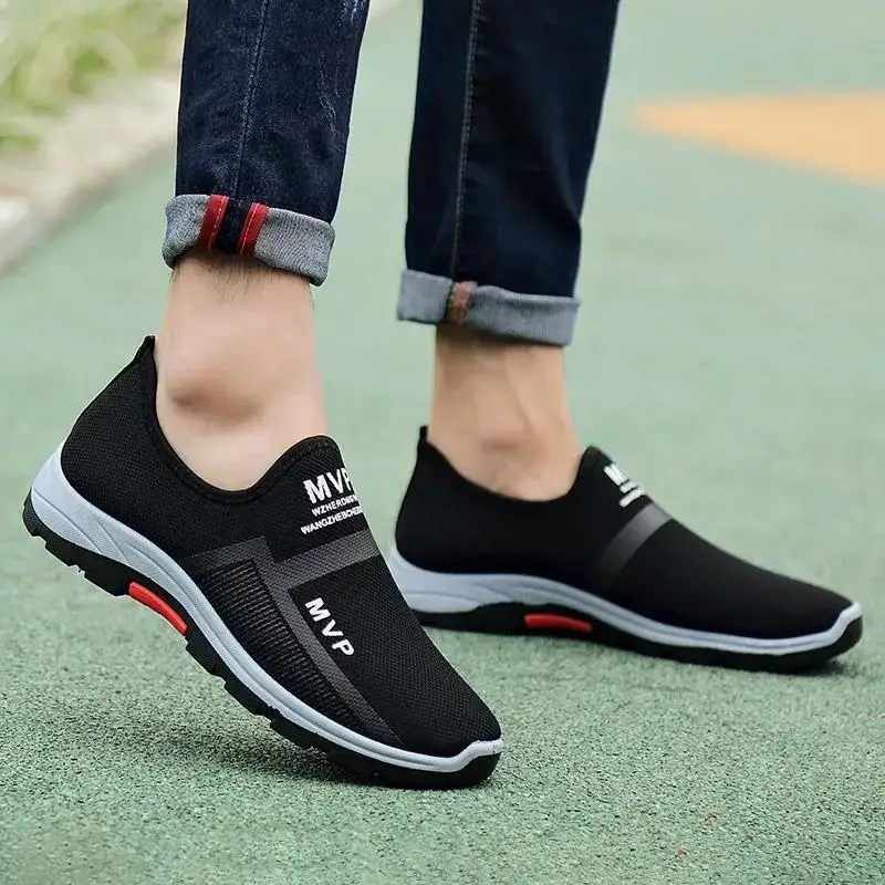 New Men's Mesh Light Sports Men's Fashion Leisure Lazy Cold Sticky Walking Shoes Breathable and Anti Slip Casual Shoes