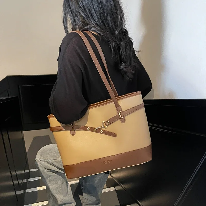 

Women Luxury Leather Classic Fashion Designer Shoulder Tote Bag Elegant Crossbody Handbag For Modern Chic Outings