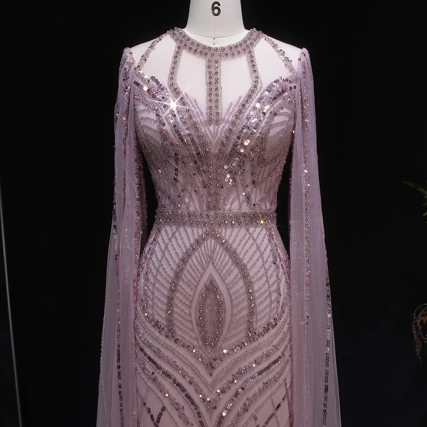 Sharon Said Luxuriöses Rosa O-Ausschnitt Etuikleid mit Cape-Ärmeln, Paillettenbesetztes Abendkleid für Damen SS126 Maßanfertigung – Detail 8
