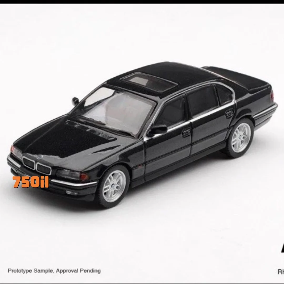 Mini GT 1:64 750IL Black Sapphire LHD #1242 Collectible Diecast Model Car Alloy