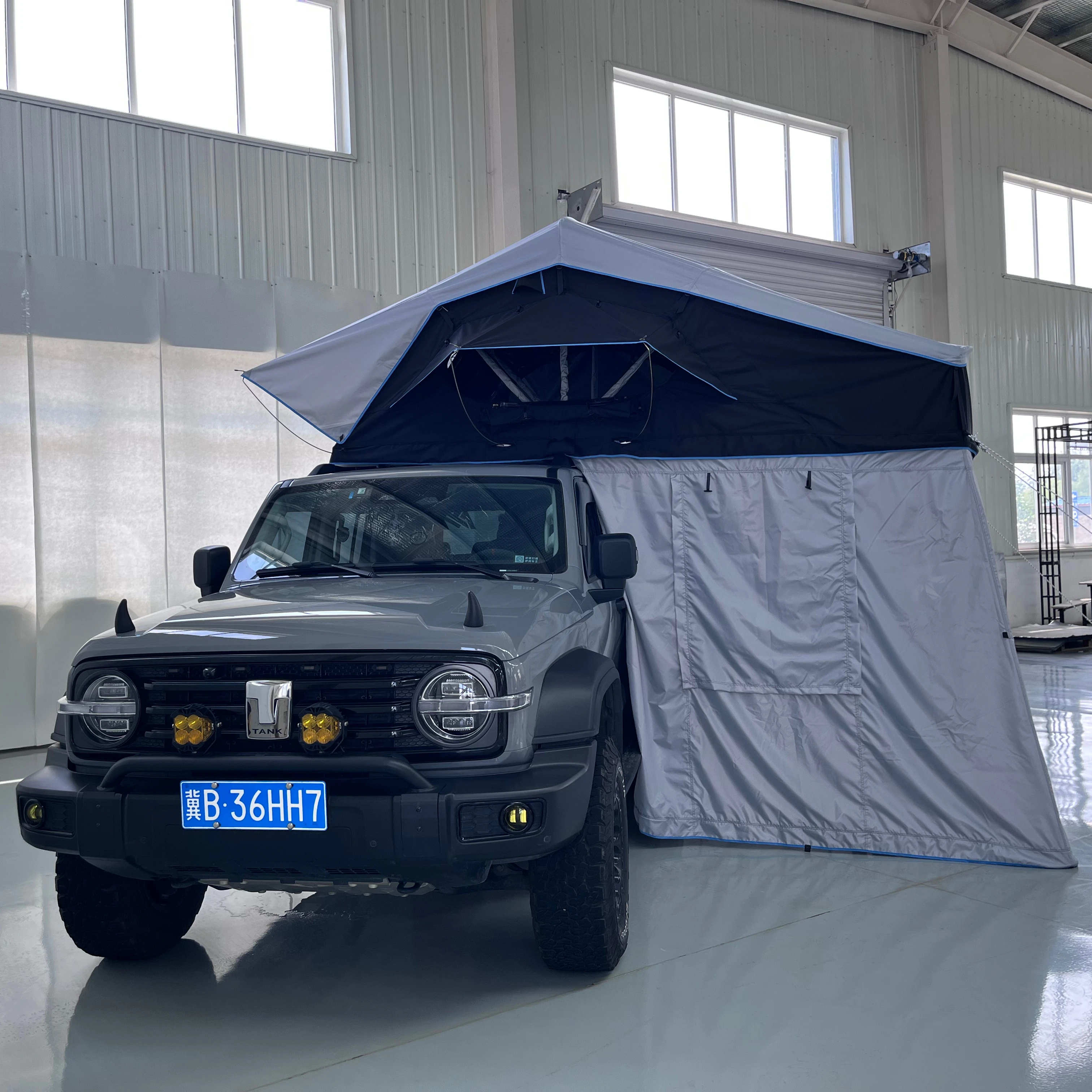 

Outdoor Camping Factory 4wd Four-Season 2-5 Person Foldable Car Soft Roof Top Tent With Annex Room