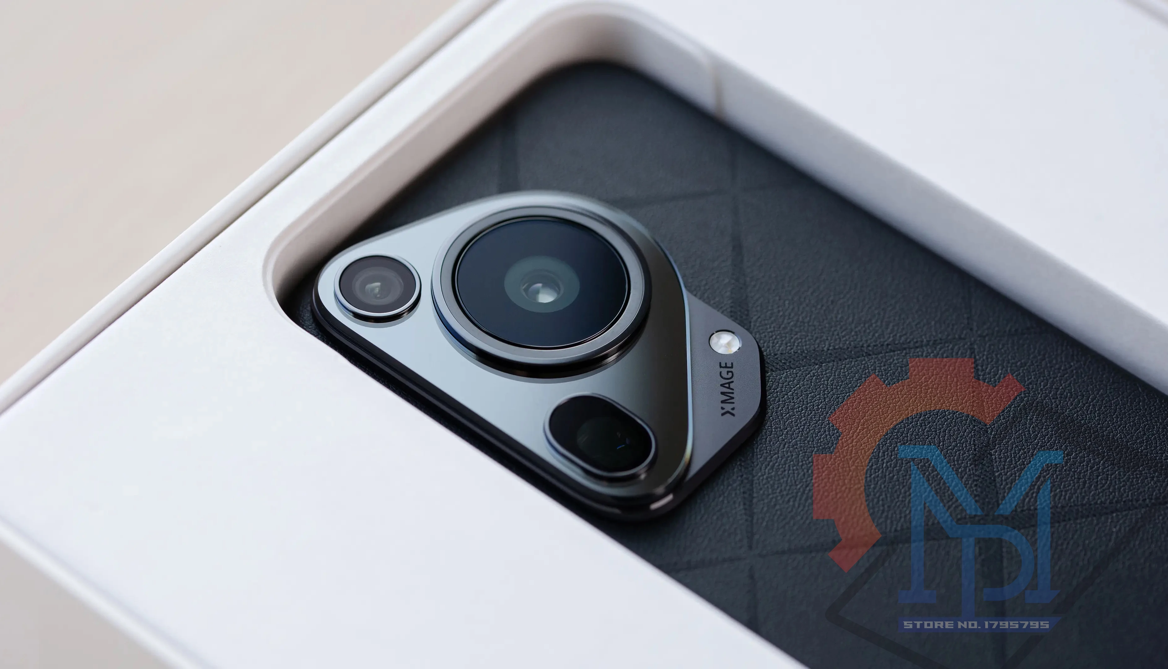 Original Huawei Pura 70 Ultra 6.8 Inches 120Hz Screen Kirin 9010 HarmonyOS 4.2 1-Inch Retractable Main Cam NFC Smartphone