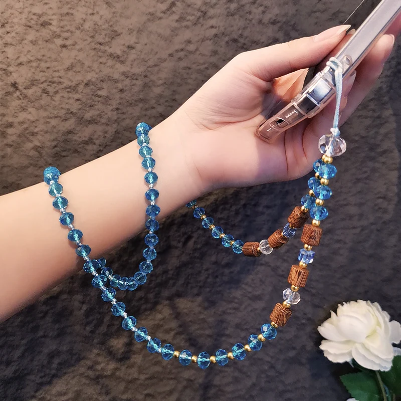 

Женская деревянная подвеска с длинным шнурком и бусинами