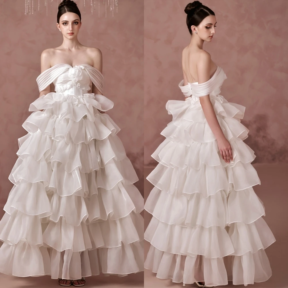 

Customized Elegant Organza Evening Dress Fashion Boat Neck Tiered Prom Dresses Delicate Sweep Train Special Occasion Gowns