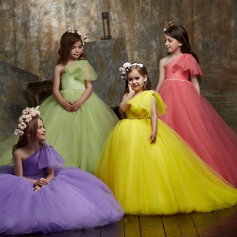 

Classic Flower Girl Dresses Simple One Shoulder Princess Puffy Wedding Ball Gown Girls Dress Bow Tulle Sleeveless Communion Gown