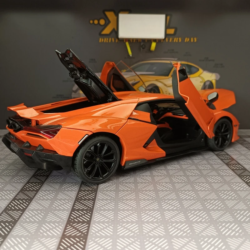 Modelo de coche de aleación Lamborghini Revuelto de simulación 1:18, puertas y capó de motor, el maletero se puede abrir, regalo de supercoche