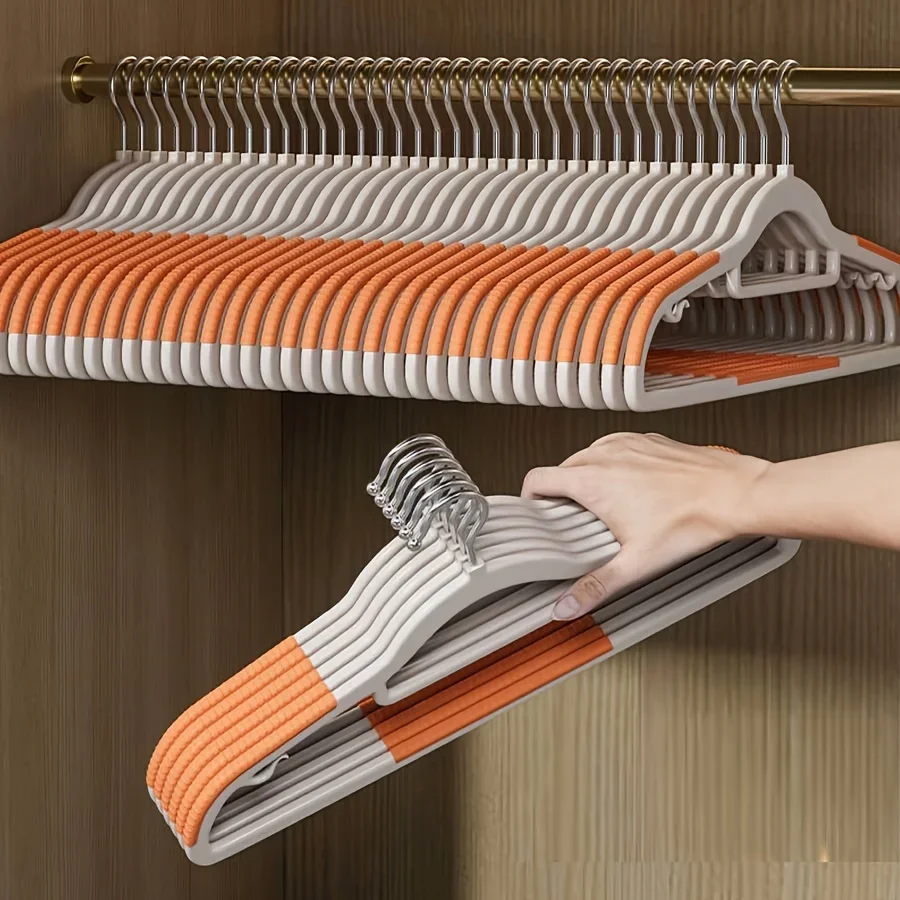 

10 heavy duty non-slip plastic hangers ideal for home and retail use