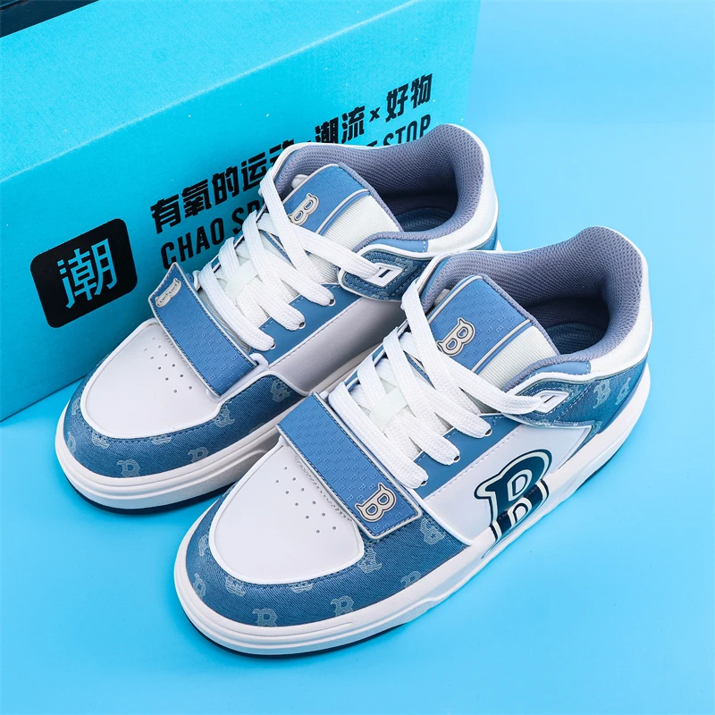 Fashionable streets: hot-selling versatile and fashionable Zhongbang flat shoes, comfortable and soft-soled casual sneakers