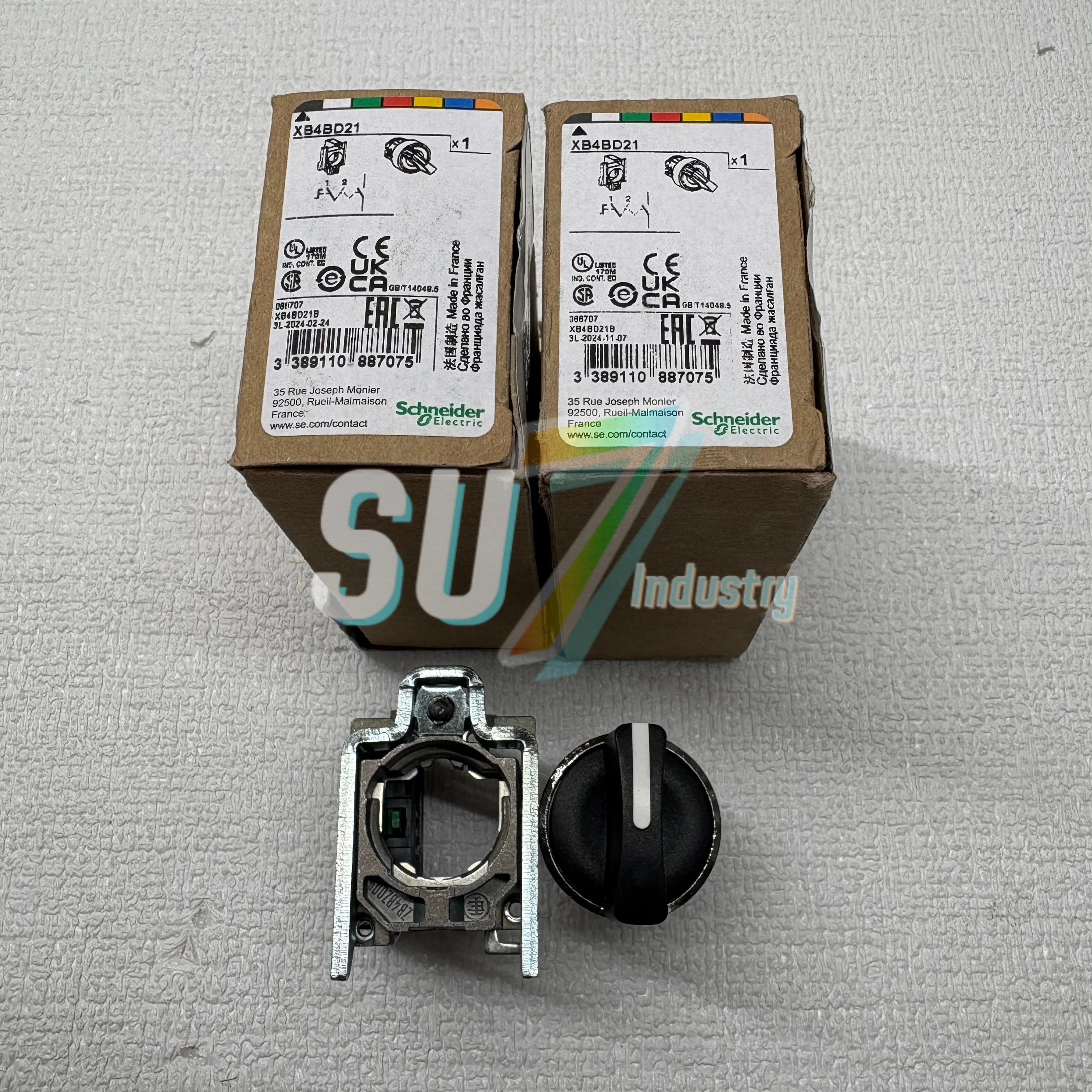 

XB4BD21 metal selector switch new in box