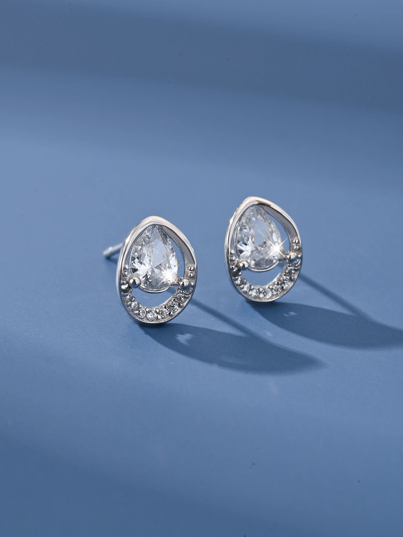 

Big Water Droplet, 925 Sterling Silver Inlaid with Zircon, Simple Design Temperament, Women's Earrings, Luxurious Jewelry