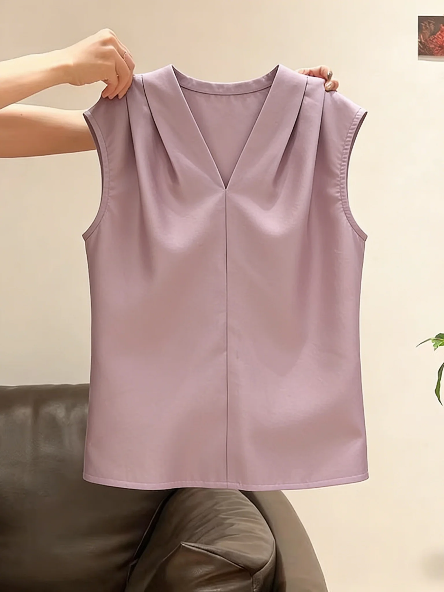 

Fashionable Korean Style plus Size Color Summer Shirt Women's Sleeveless V-Neck Top Breathable Comfortable Casual Wear