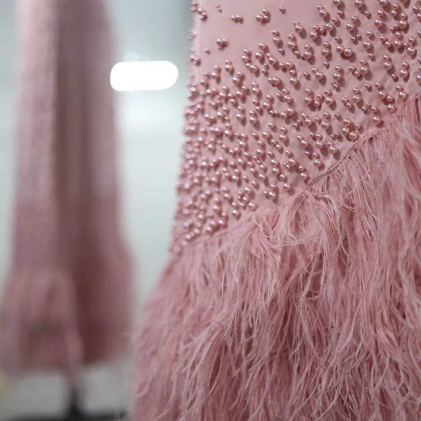 Sharon Said Federn Rosa Meerjungfrau Abendkleid für Frauen Hochzeit Salbeigrün Eine Schulter Arabische Partykleider SS388 Maßgeschneidert