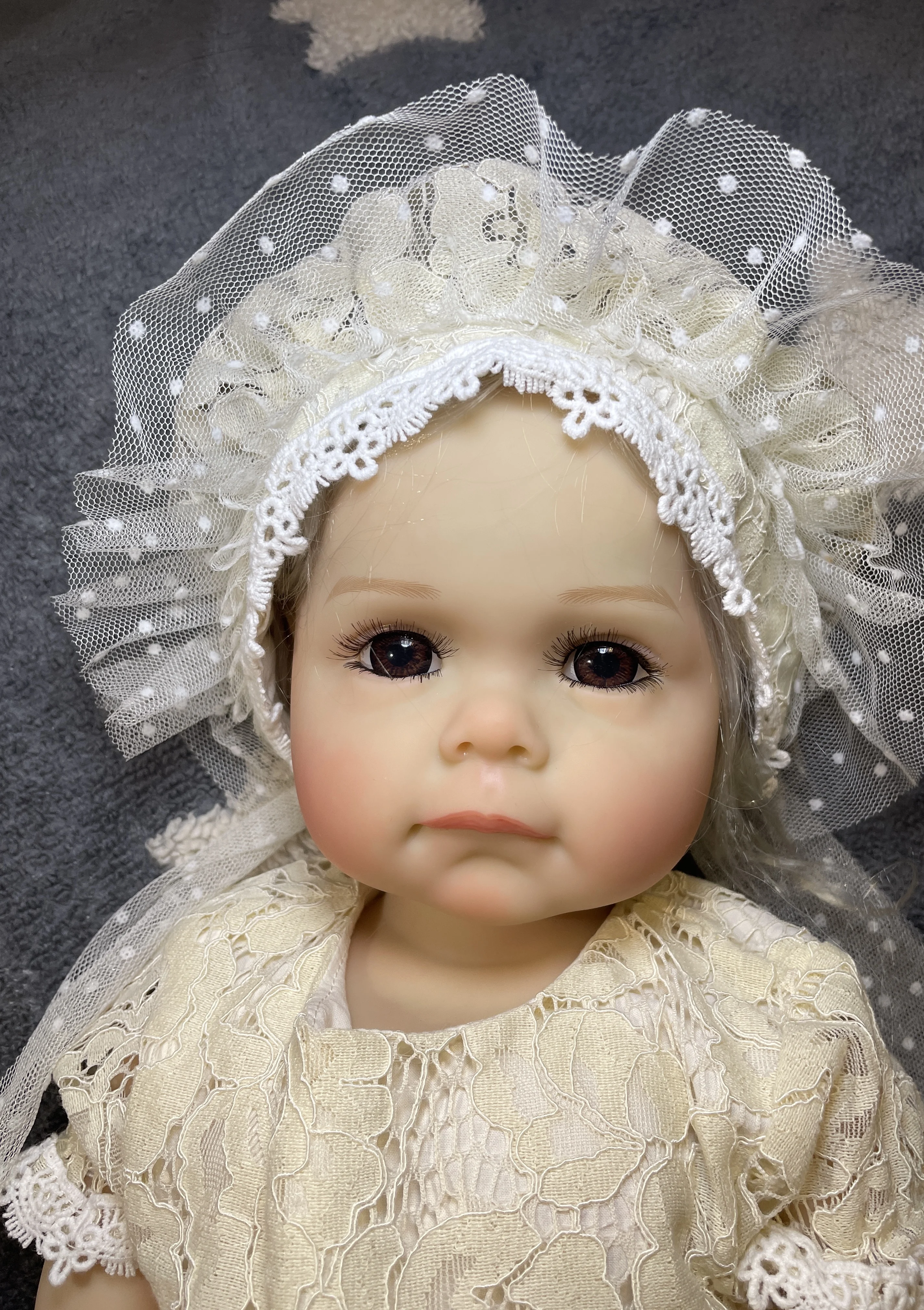 ตุ๊กตาเด็กวัยหัดเดิน Maggie Realistic Reborn ขนาด 22 นิ้ว - ไวนิลทํามือแบบนุ่ม, ผมหยั่งรากด้วยมือเหมือนจริง, ของขวัญศิลปะสะสม