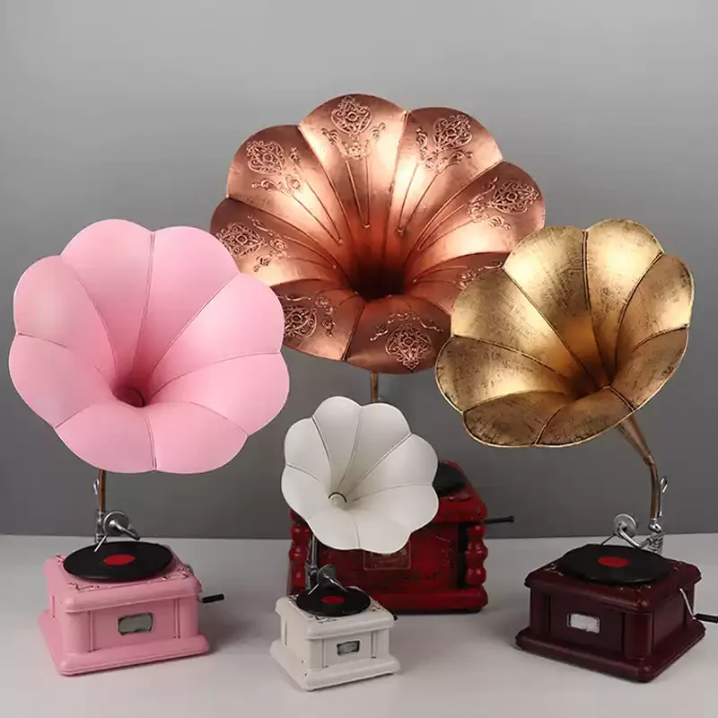 Vinyl Record Player Nordic Light Luxury Ornament Retro Model Phonograph Home Window Decoration Antique Finish Style