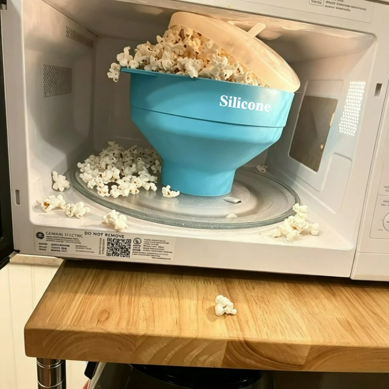 Microwave Popcorn Popper Maker Silicone Collapsible Bowl No Oil Collapse Flat for Easy Storage and Requires No Oil for Light,