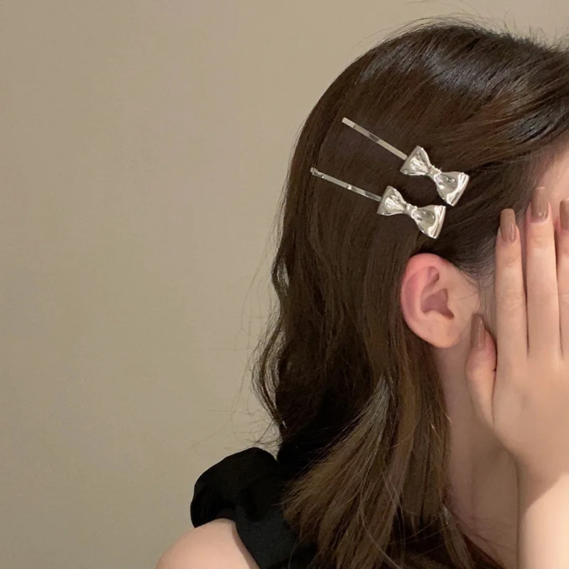 

Silver Bow Metal Hair Side Clip Sweet Cool Y2K Girls Special Design Bangs Clip Sweet Temperament Hairpin Styling Accessories New