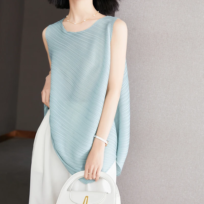 

QOERLIN Summer Sleeveless T Shirts Women O Neck Loose Casual Tank Tops Sky Blue Pleated Tops Shirt 2022 New High Street Camisole